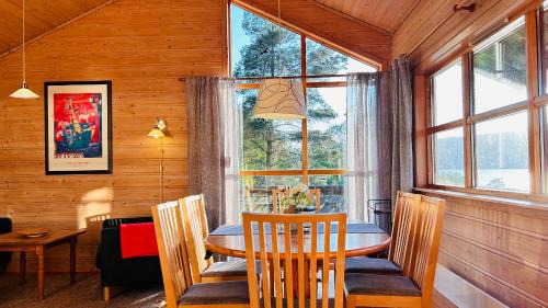 Kvinnherad House | Fjordhytte-2: Family-Friendly Retreat in Nature's Embrace