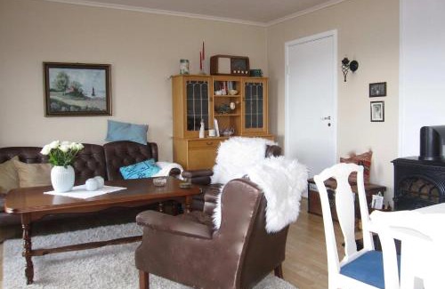 Jondal House | Fjordhytte-35: Pet-Friendly Retreat with 9/10 Guest Rating