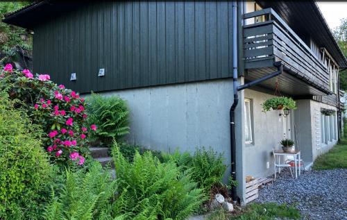 Ullensvang Apartment | Fjordview 35: Guest Rated 9/10 with Scenic Views