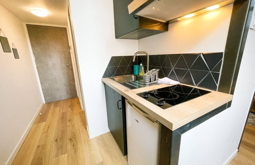 Quartier Chorier-Berriat Apartment | Discover The Altitude Nest: Pet-Friendly Studio Retreat