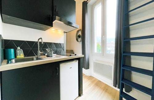 Quartier Chorier-Berriat Apartment | Discover The Altitude Nest: Pet-Friendly Studio Retreat