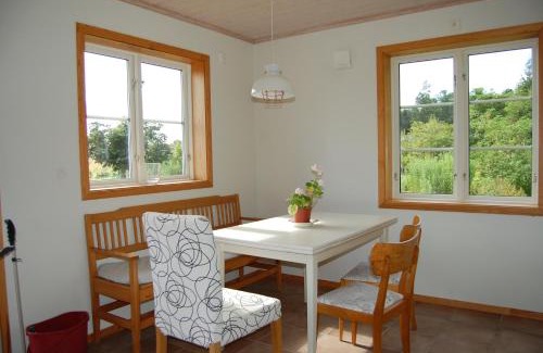 Ullared Apartment | Discover Flähult Ullared: Pet-Friendly with Ocean Views