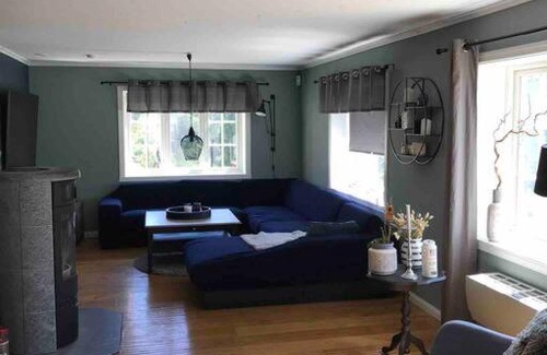 Arendal House | Flåklypa: Scenic Oceanfront Retreat with Jacuzzi Access