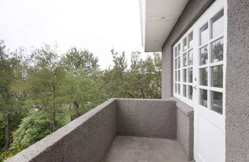 Hliðar House | Inviting Flókó Apartment by Kjarvalsstaðir Art Museum