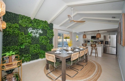 Del Prado House | Ultimate Family Fun: Heated Pool, Mini Golf & Game Room