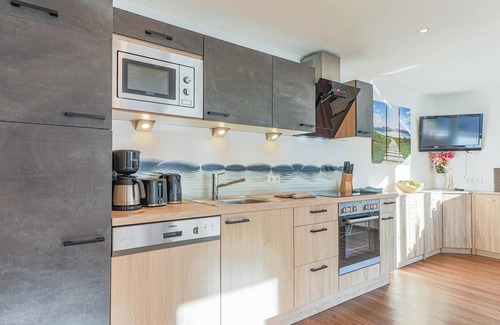 Schonbach Apartment | Relaxing Flat with Balcony and Scenic Views, Rated 10/10