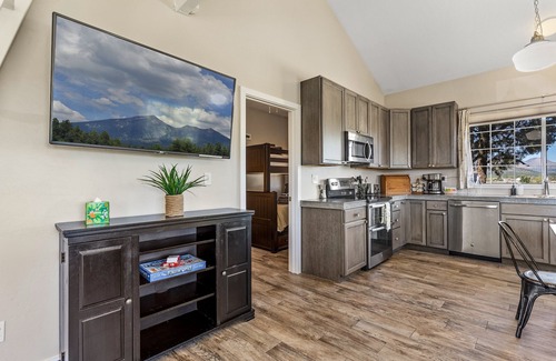 Flagstaff House | Experience Stargazing in the Pines at Jupiter Drive Hotel!