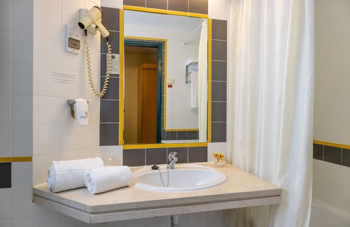 Medelo Hotel | Discover Flag Hotel Guimaraes Fafe with Spa & Family Amenities