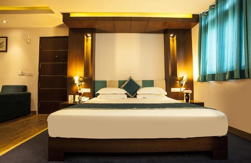 Junga Resort | Flag House Resort: Pet-Friendly with Pool & Breakfast Included