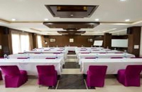Junga Resort | Flag House Resort: Pet-Friendly with Pool & Breakfast Included