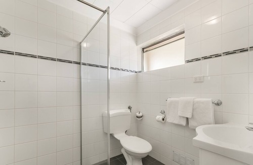 Rivervale Hotel | Experience Comfort at Flag Motor Lodge with Pool & Spa