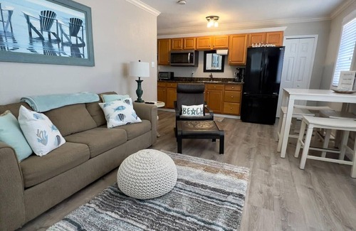 Flagler Beach Condo | Oceanfront Flagler Beach Island Time Condo with Pet-Friendly Perks