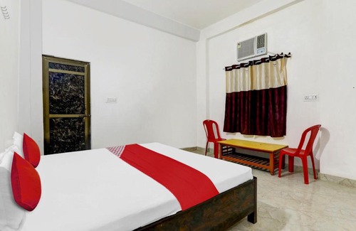 Patti Hotel | Budget-Friendly Flagship Bhawani Palace with Breakfast Included