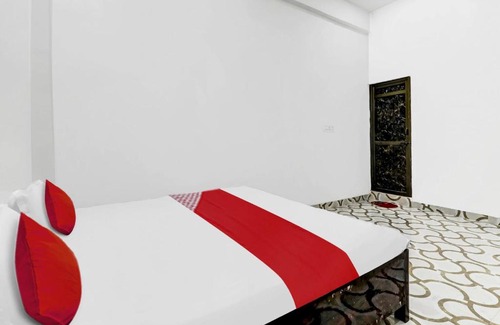 Patti Hotel | Budget-Friendly Flagship Bhawani Palace with Breakfast Included