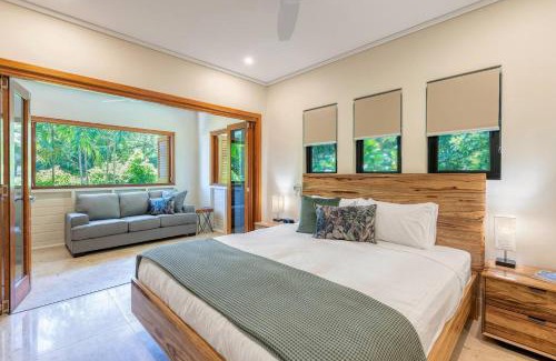 Port Douglas Villa | Experience Flagstaff Pavilion - Your Tropical Oasis Awaits