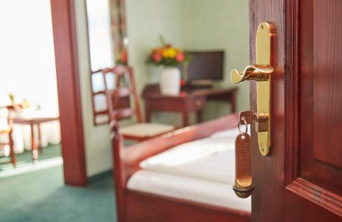 Meuselbach-Schwarzmuhle Hotel | Pet-Friendly Flair-Hotel Waldfrieden with Spa & Hot Tub