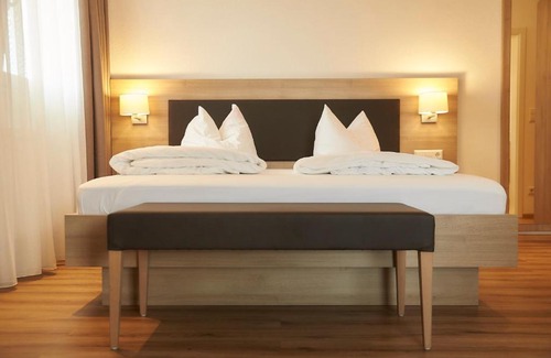 Donaueschingen Hotel | Oceanfront Flair Hotel Grüner Baum: Rated 8.1/10 by Guests