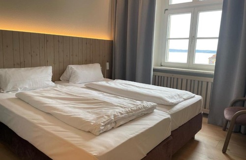Meersburg Hotel | Pet Friendly Flair Hotel zum Schiff with Oceanfront Views