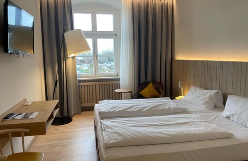Meersburg Hotel | Pet Friendly Flair Hotel zum Schiff with Oceanfront Views
