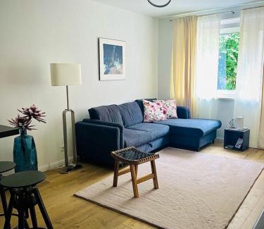 Grinzing Apartment | Explore Flaka's Apartment: Family-Friendly Stay with Dining