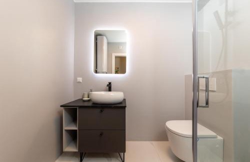 Grinzing Apartment | Explore Flaka's Apartment: Family-Friendly Stay with Dining