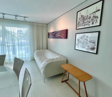 Jardim Oceania Apartment | Vibrant Home Service by the Beach - 2-Bedroom Retreat