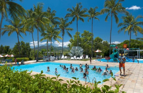 Amarelos Hotel | Vibrant Flamboyant Hotel & Convention: Poolside Relaxation Awaits