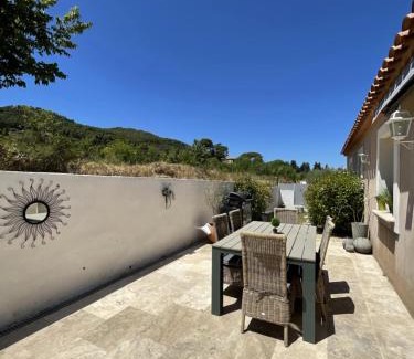 Evenos Villa | Flamenc'House Villa climatisée à 20 min des plages
