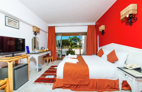 El Quseir Resort | Relax at Flamenco Beach and Resort with Pool & Ocean View
