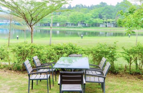 Ngoc Quang Villa | Villa View Hồ - Flamingo Đại Lải with Oceanfront Oasis
