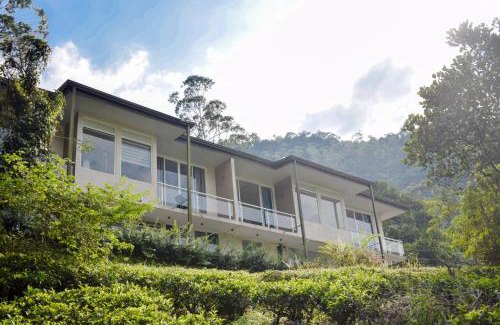 Norton Bridge Villa | Discover Flaming Tree Resorts: Pet-Friendly Retreat with Spa