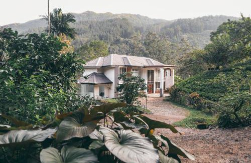 Norton Bridge Villa | Discover Flaming Tree Resorts: Pet-Friendly Retreat with Spa