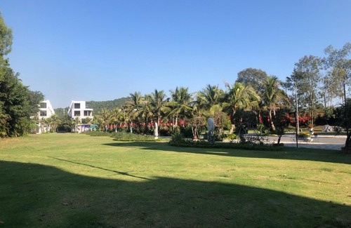 Ngoc Quang House | Explore Flamingo Đại Lải SH5.1: Family & Pet-Friendly Retreat