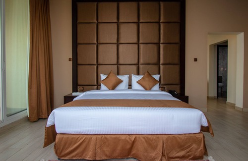 Umm al Quwain Hotel | Inviting Flamingo Beach Resort: Family-Friendly Amenities