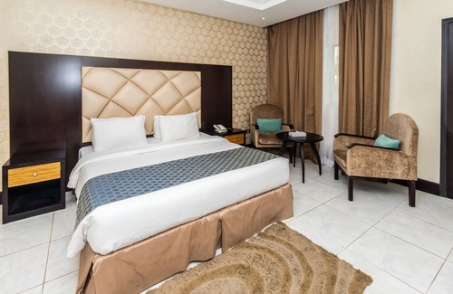 Umm al Quwain Hotel | Inviting Flamingo Beach Resort: Family-Friendly Amenities