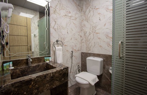Umm al Quwain Hotel | Inviting Flamingo Beach Resort: Family-Friendly Amenities