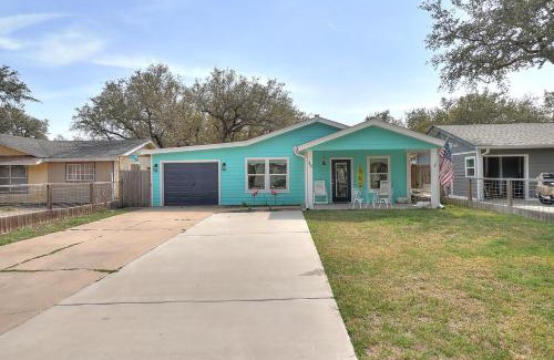Fulton House | Top-Rated Flamingo Flats with Relaxing Hot Tub Amenities