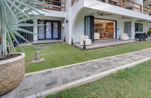 Playa Flamingo House | Flamingo Marina Private Beachfront Escape