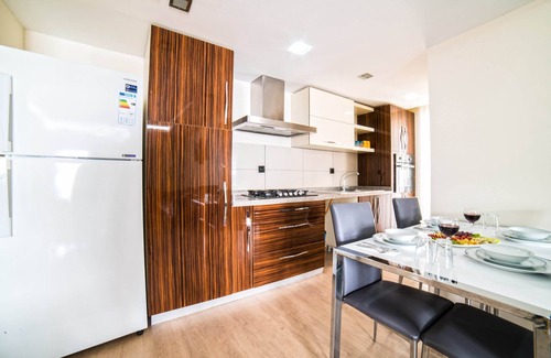 Konyaalti Hotel | Convenient Flamingo Residence with Pool & Family Amenities