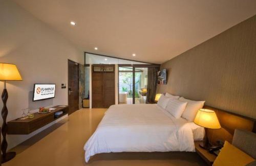 Ngoc Quang Apartment | Flamingo Dai Lai Resort: Family-Friendly with Pool & Hot Tub