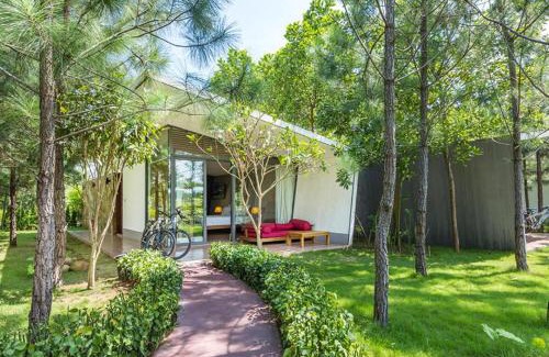 Phuc Yen Villa | Relax at Flamingo Dai Lai Resort - Family-Friendly Villas