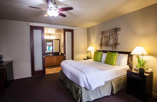 Zion National Park South Entrance Hotel | Inviting Flanigan's Resort and Spa with Oceanfront Views