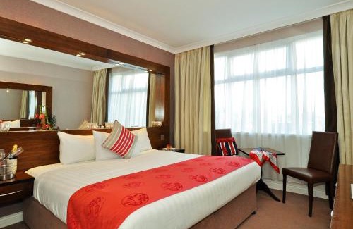 Roscoe Hotel | Delight in Comfort at Flannery's Hotel with Great Amenities