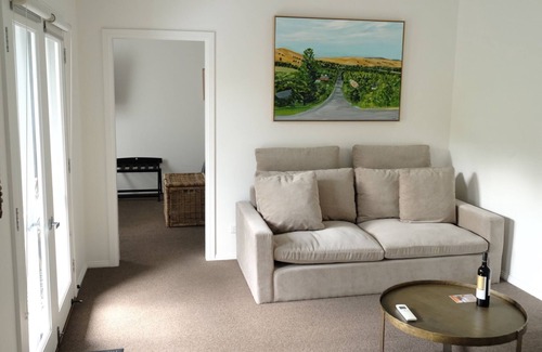 Gundagai Hotel | Eco-Friendly Escape at Flash Jacks of Gundagai - 10/10 Rated
