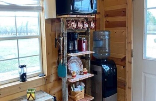 Hamersville Cabin | Cozy Flash Lodge Cabin with Lake View and Pet Friendly Options