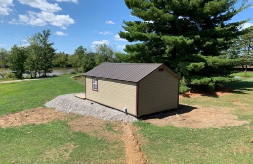 Hamersville Cabin | Cozy Flash Lodge Cabin with Lake View and Pet Friendly Options