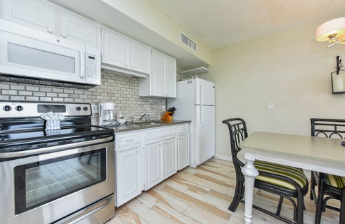 Longboat Key Condo | Exceptional 5-Floor Penthouse Steps from the Beach