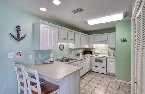 Gulf Shores Cottage | Book Your Stay at Three C's: Rated 9/10 with Ocean Views