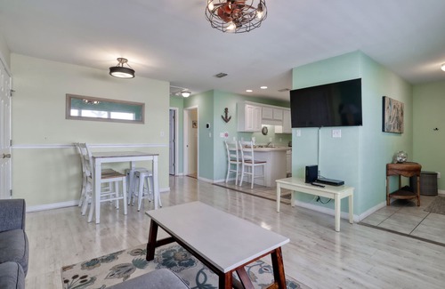 Gulf Shores Cottage | Book Your Stay at Three C's: Rated 9/10 with Ocean Views