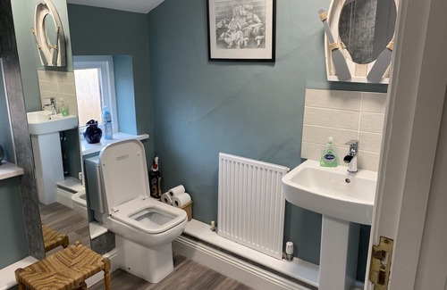 Dalston Apartment | Homely Flat 1 at Dalston Square - Family-Friendly Retreat